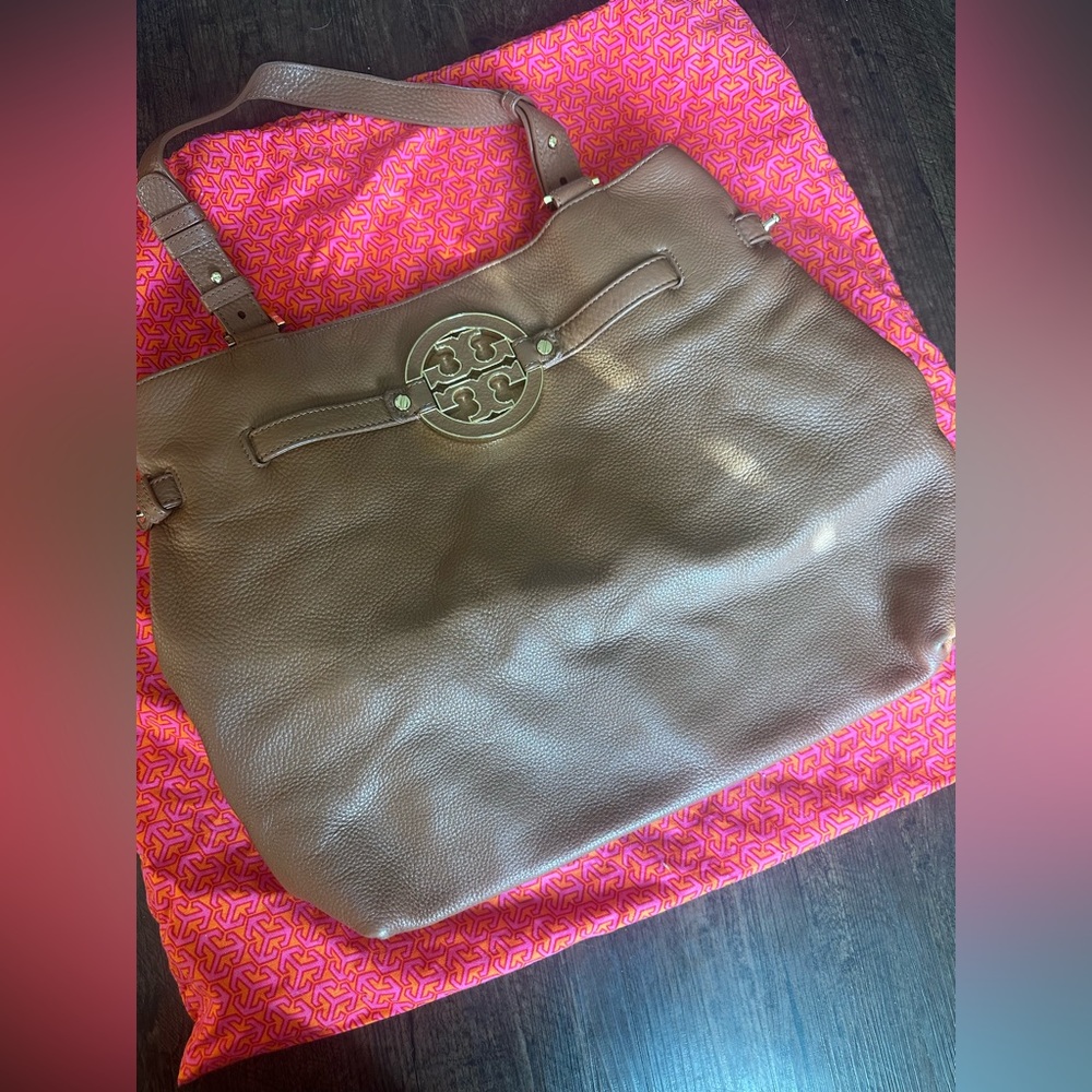 Tory Burch brown leather handbag with adjustable straps